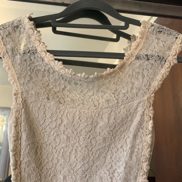 Express lace top woman’s size XS khaki - Picture 2 of 5